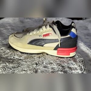 Puma Cream and Black Retro Sneakers with Chunky Midsole